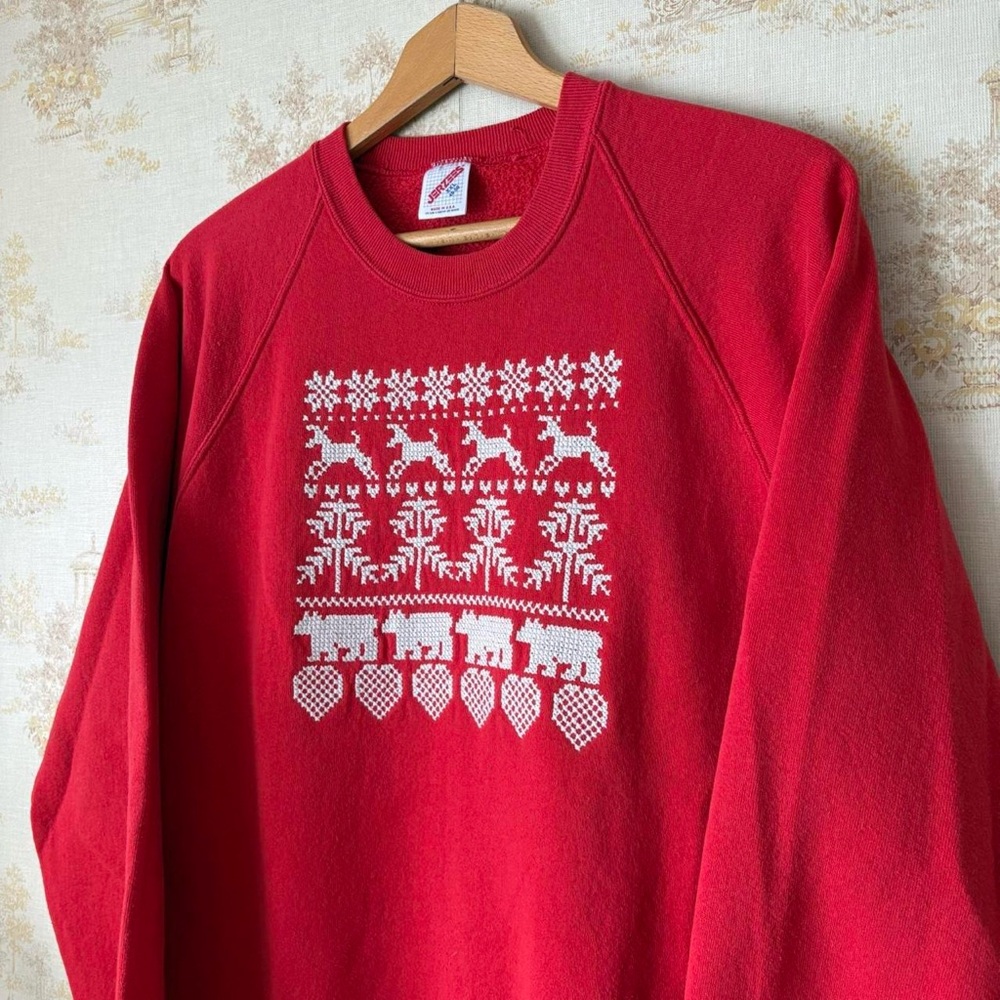 Vintage 80s 90s red reindeer bear Christmas cross stitch granny crewneck sweater